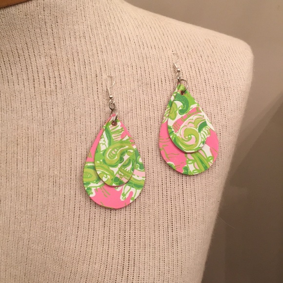 Lilly Pulitzer Chin Chin Handmade Earrings - Picture 4 of 8